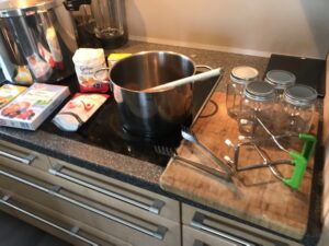 Vorbereitungen beim Einkochen